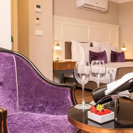 Meroddi La Porta Hotel