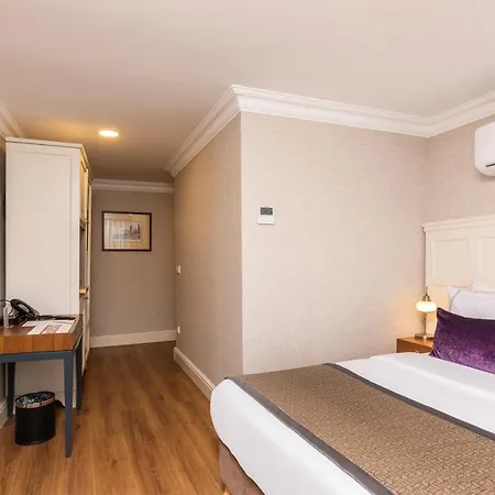 Meroddi La Porta Hotel 2*