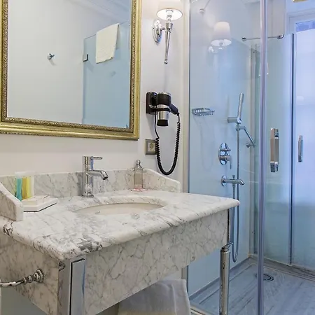 Meroddi La Porta Hotel 2*