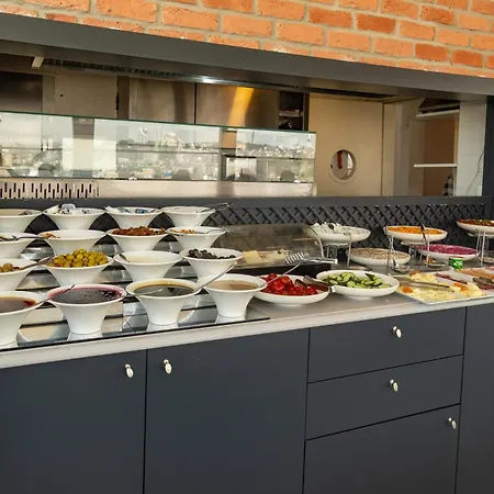 Meroddi La Porta Hotel