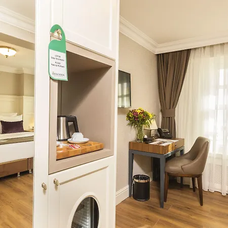 Meroddi La Porta Hotel 2*