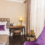 Meroddi La Porta Hotel 2*