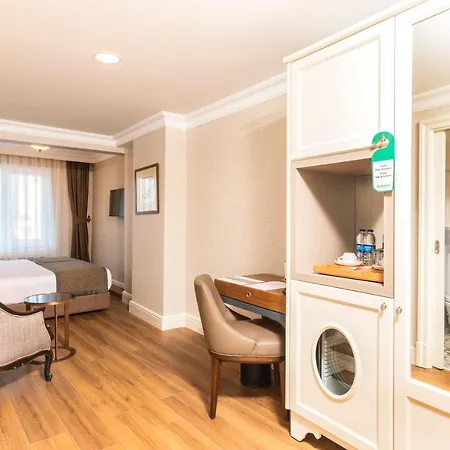 Meroddi La Porta Hotel 2*