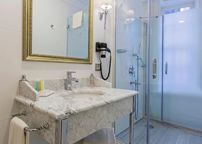 Meroddi La Porta Hotel 2*