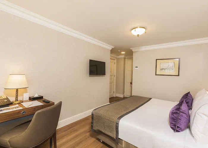 Hotel Meroddi La Porta 2*