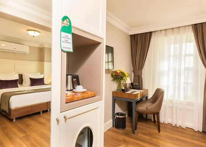 Meroddi La Porta Hotel