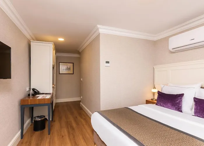 Meroddi La Porta Hotel 2*