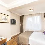 Meroddi La Porta Hotel 2*