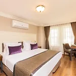 Meroddi La Porta Hotel